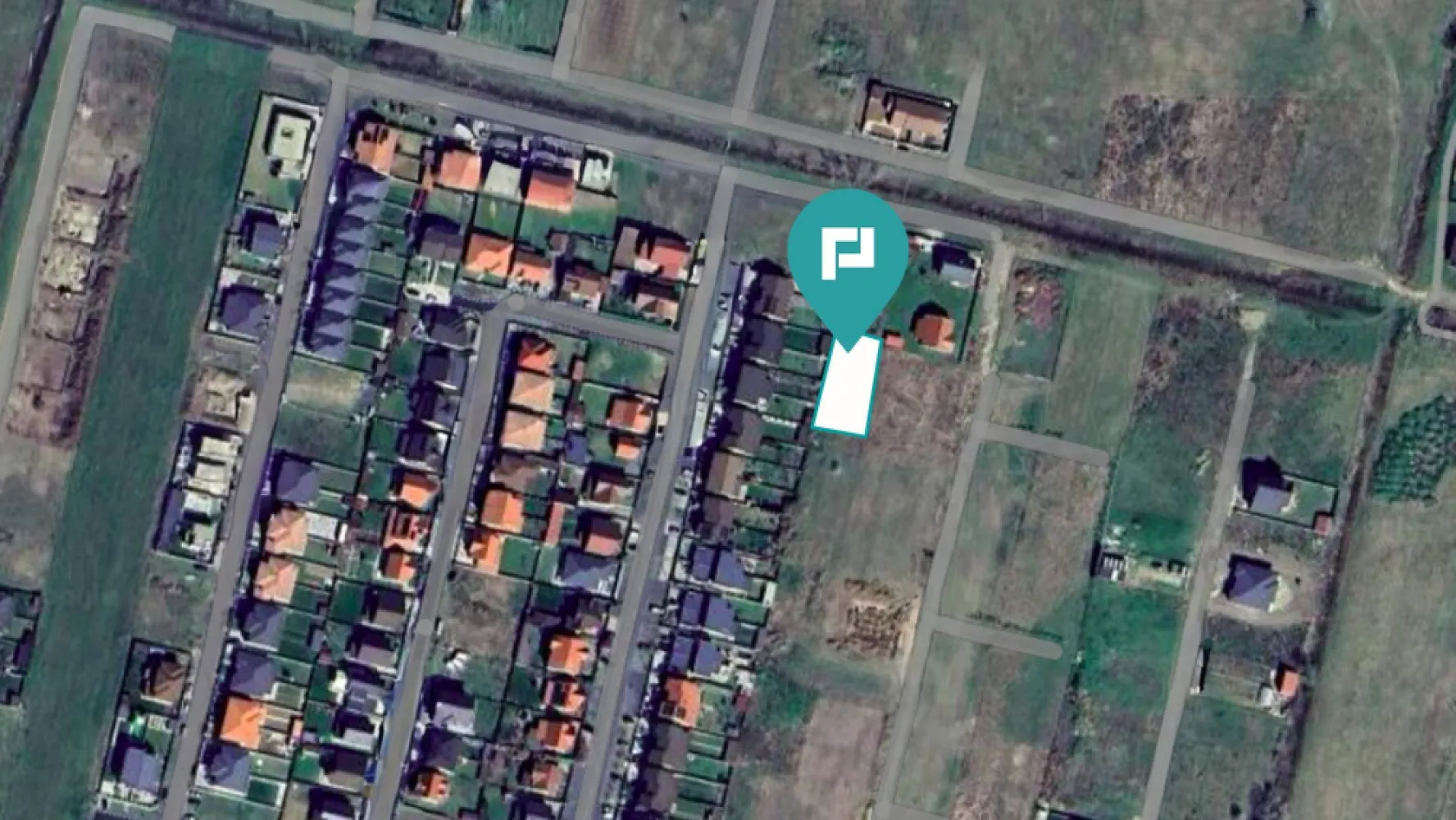 Teren intravilan 656 mp, Moșnița Nouă - PropertyLAB vă oferă spre vânzare un teren intravilan de 656 mp, situat în Moșnița Nouă

Dacă sunteți în căutarea unui teren pentru construcția unei locuințe sau a unei investiții sigure, această ofertă poate fi soluția ideală pentru dumneavoastră.

 Localizare:
Terenul se află într-o zonă foarte bine poziționată din Moșnița Nouă, la doar câțiva pași de toate punctele de interes: magazine, farmacii, școli, grădinițe și stații pentru mijloace de transport în comun. Accesul se face facil, iar infrastructura este în plină dezvoltare.

 Caracteristici:

Suprafață totală: 656 mp

Regim: intravilan

Toate utilitățile (apă, gaz, curent, ) se află în imediata apropiere

Drum de acces practicabil

Front stradal generos de 16 ml, potrivit atât pentru construcția unei case individuale, cât și pentru un duplex

 Avantaje:

Poziție excelentă, aproape de oraș și totuși într-o zonă liniștită

Zonă în plină expansiune, cu potențial crescut de dezvoltare

Ideal pentru construcție rezidențială (casă individuală, duplex) sau pentru investiție pe termen mediu și lung

Acest teren este alegerea potrivită atât pentru cei care își doresc o locuință modernă și confortabilă, cât și pentru investitori care caută o zonă cu randament bun și perspectivă de creștere.

 Pentru mai multe informații și pentru a programa o vizionare, contactați cu încredere echipa PropertyLAB.

Agent imobiliar: Cosmina Ciucioiu
Telefon: 0732 639 870
cosmina.ciucioiu@propertylab.ro
Cod Proprietate: 2710066