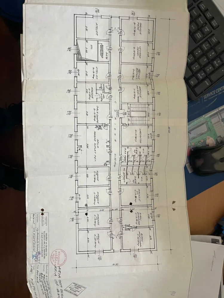 Proprietate versatila fost camin muncitori +teren loc.Batar jud Bihor - De vanzare, oportunitate de investitie: proprietate versatila compusa din fost camin muncitori + teren. Batar, Bihor, 19 030 mp teren intravilan.
Pret 129. 000 E. Comision 0.

Proprietatea se preteaza ca investitie pentru camin de persoane in varsta sau ferma agricola, facilitate de productie si cazare. Proprietatea este formata din parcela cu constructie (fost camin muncitori), P+1, caramida, constructie 1975, suprafata desfasurata 1270 mp + anexa din BCA (constructie 1995), suprafata construita desfasurata 180 mp. Terenul insumeaza 18 294 mp. Pe parcela se afla punct transformare energie electrica.

Teren intravilan , cf individual

Pret: 129.000 euro neg

contact: 0731 290 032 Sorin Gligor