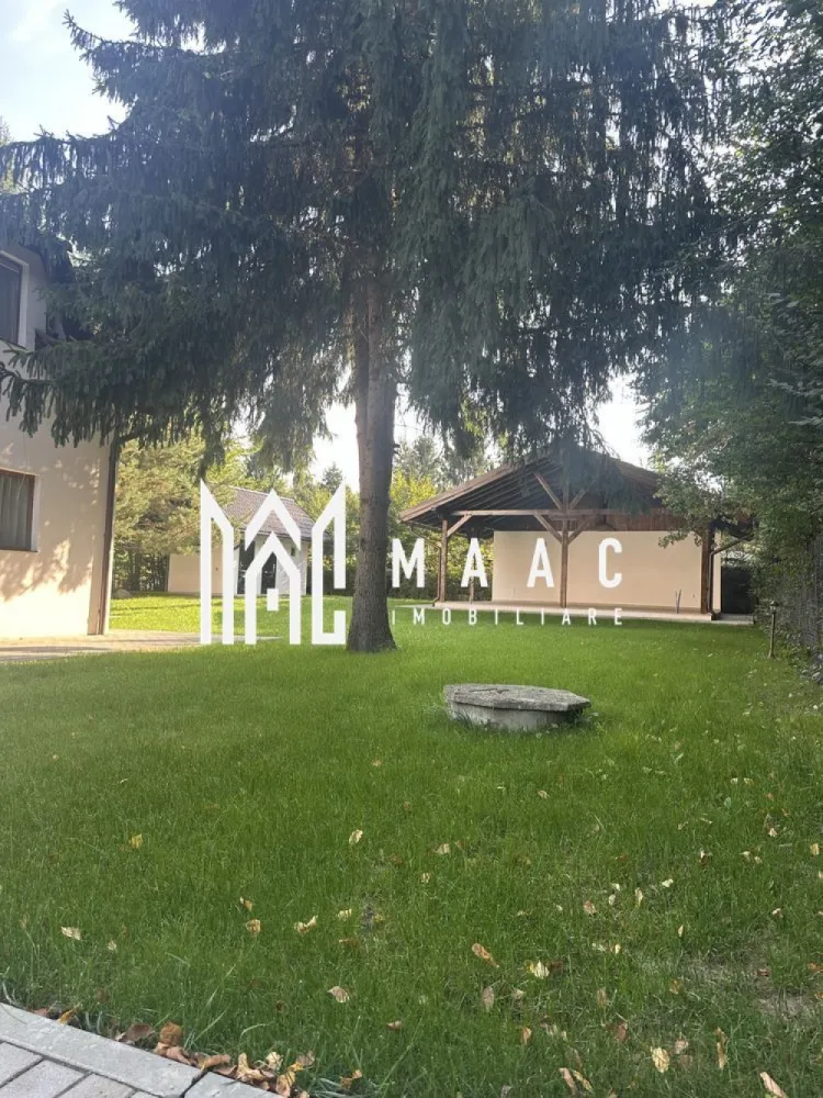 Oportunitate Valea Avrigului | Afacere la cheie | Casa de vacanta | - MAAC Imobiliare propune spre vânzare o casă de vacanță ideală pentru locuire sau investiție în turism

 Proprietate deosebită, perfectă pentru uz personal sau ca afacere de tip închiriere turistică (pensiune/casă de vacanță) – complet mobilată și utilată, pregătită pentru exploatare imediată!

Compartimentare:

 Demisol tehnic – spațiu generos pentru depozitare și echipamente
 Parter – living spațios, bucătărie mobilată și utilată, hol, baie de serviciu, 1 dormitor cu baie proprie
 Etaj – 4 dormitoare, fiecare cu baie proprie
 Mansardă – open space întins pe întreaga suprafață a etajului

Dotări exterioare:

 Filigorie de 60 mp – perfectă pentru relaxare sau evenimente
 Două terase acoperite, lipite de casă
 Cameră tehnică
 Clădire anexă – cu o cameră și baie de serviciu

Utilități și facilități:

 Bucătărie complet mobilată și utilată
 Băi complet mobilate și echipate
 Încălzire pe toate cele trei niveluri
 Centrală pe peleți cu autonomie de minim 3 zile
 Curent monofazic
 Panouri solare de 2 kW – neconectate, dar cu invertor inclus, pot fi puse în funcțiune la nevoie
 Canalizare la fosă septică
 Apă din fântână proprie

 Ideală pentru investiție în turism – fiecare dormitor are baie proprie, multiple spații comune, facilități moderne și un potențial ridicat de închiriere.

Pentru mai multe detalii va rugam specificati telefonic ID: CP2728526