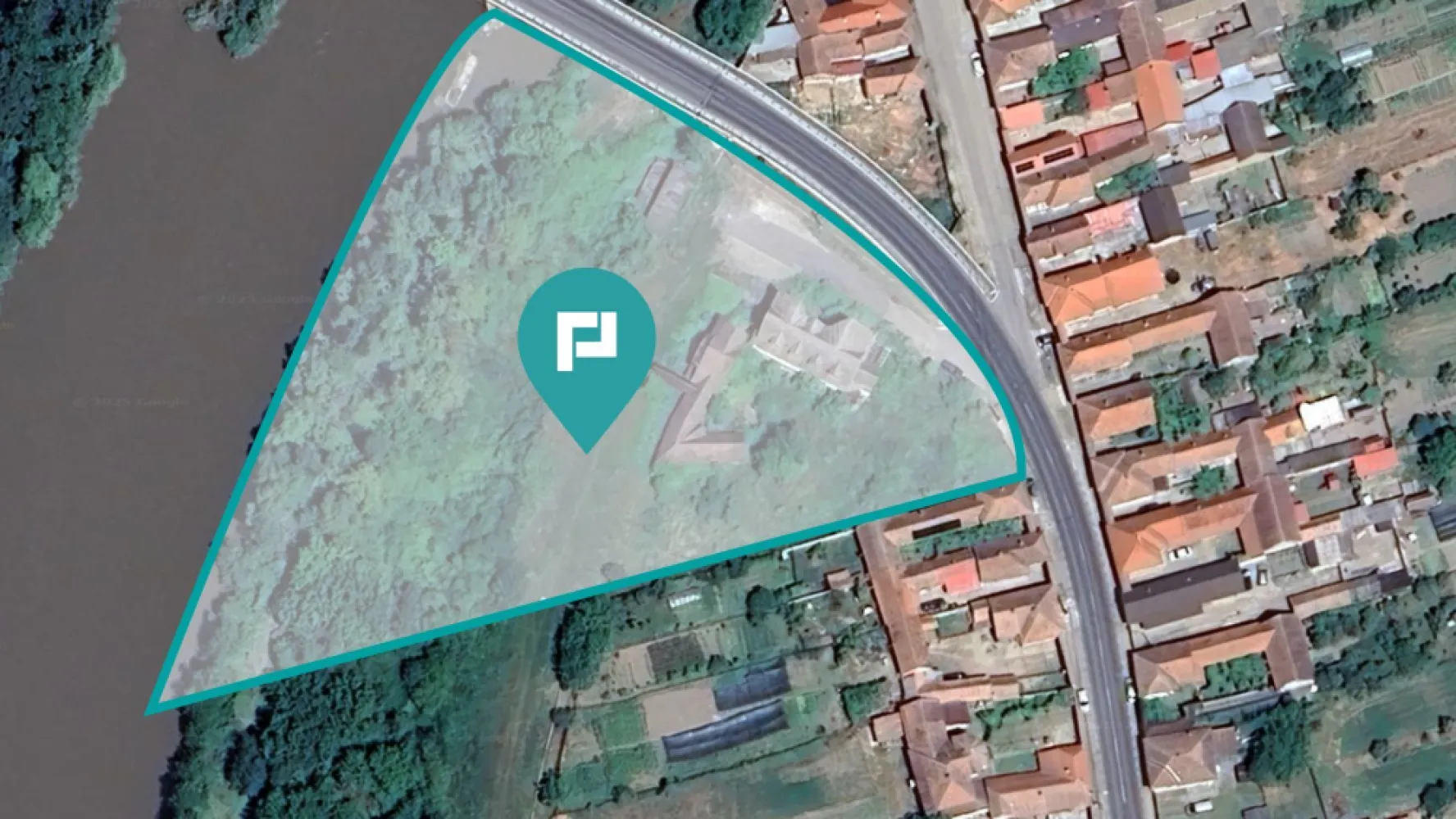 Pensiune cu teren 6464 mp în Geoagiu pe Râul Mureș