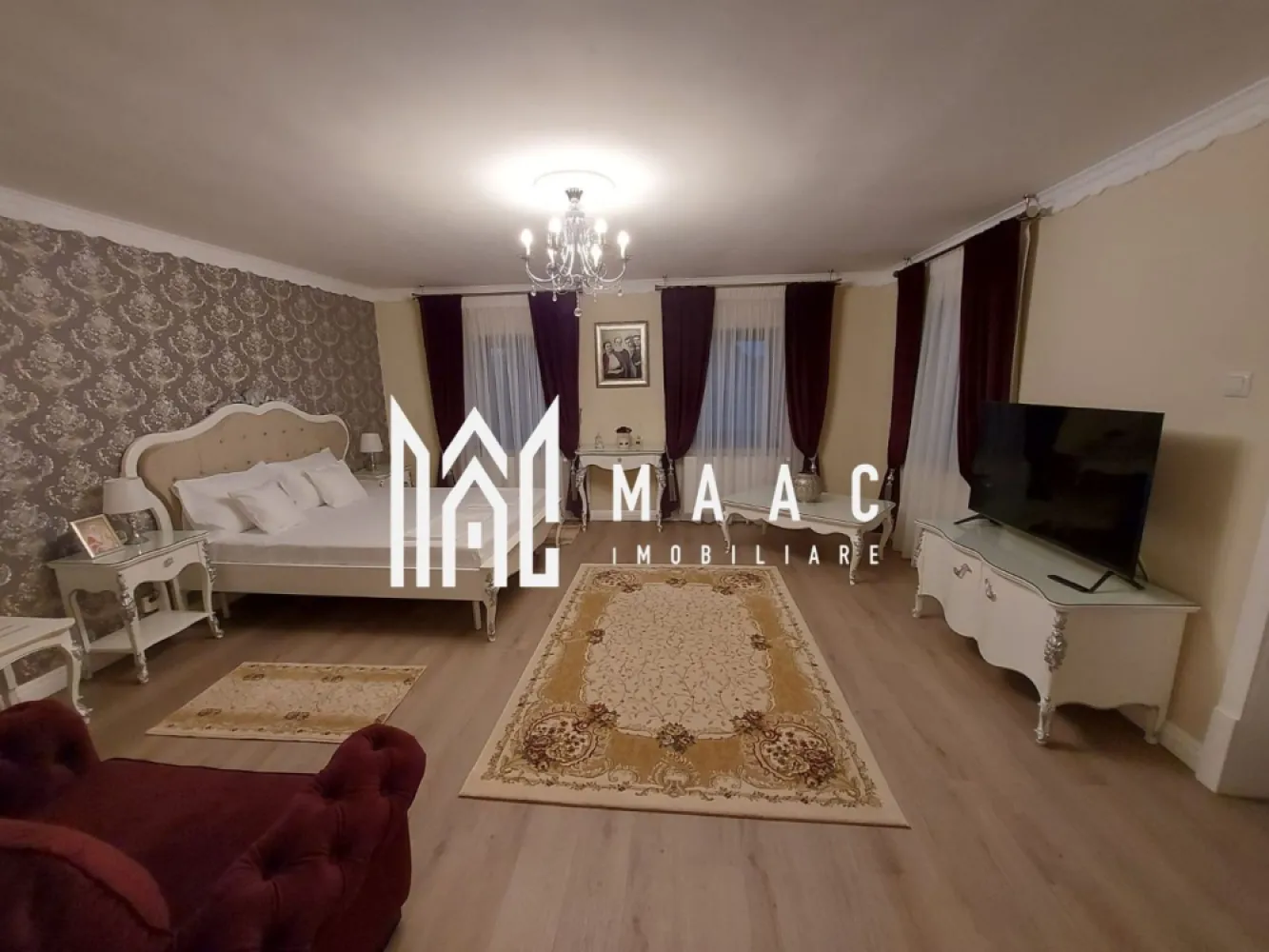 Pensiune de Lux | Conac De Poveste | Spatii comerciale | Gura Raului - MAAC IMOBILIARE vă oferă spre vanzare Conac – Pensiune de lux cu tematică culturală, Gura Râului

 Locație: O zonă de poveste, cu peisaje montane spectaculoase și o încărcătură culturală aparte.

 Concept unic: Fiecare cameră este dedicată unui mare poet sau scriitor care a trecut prin Gura Râului și a lăsat o amprentă literară: Coșbuc, Eminescu, Blaga, Goga, Chendi, Cioran și Agârbiceanu. Cel mai important nume pentru această proprietate este George Coșbuc, care a scris aici celebra poezie "Nunta Zamfirei".

 Caracteristici ale conacului:

7 camere tematice, unele cu vedere la munte

Living generos cu șemineu

Bucătărie complet utilată și autorizată

Zonă de dining elegantă

8 băi

Terasă spațioasă și zonă de BBQ

Cameră pentru depozitare (cămară)

Garaj închis

Vestiar

Centrală pe lemne

Poartă cu deschidere automată, controlabilă prin aplicație

Mobilier de lux realizat la comandă

Experiență culturală: Pensiunea oferă o atmosferă elegantă prin concerte de pian, recitaluri de vioară și poezie, transportând oaspeții într-o lume a rafinamentului și artei.

 Investiție cu profit garantat:

Pe lângă activitatea de cazare, conacul dispune de 4 spații comerciale care generează venituri constante:

 Magazin alimentar
 Magazin de haine
 Farmacie
Un spațiu comercial suplimentar ce poate fi valorificat după dorință

Contact MAAC Imobiliare: Pentru mai multe detalii sau pentru a programa o vizionare, specificati ID:CP2456302