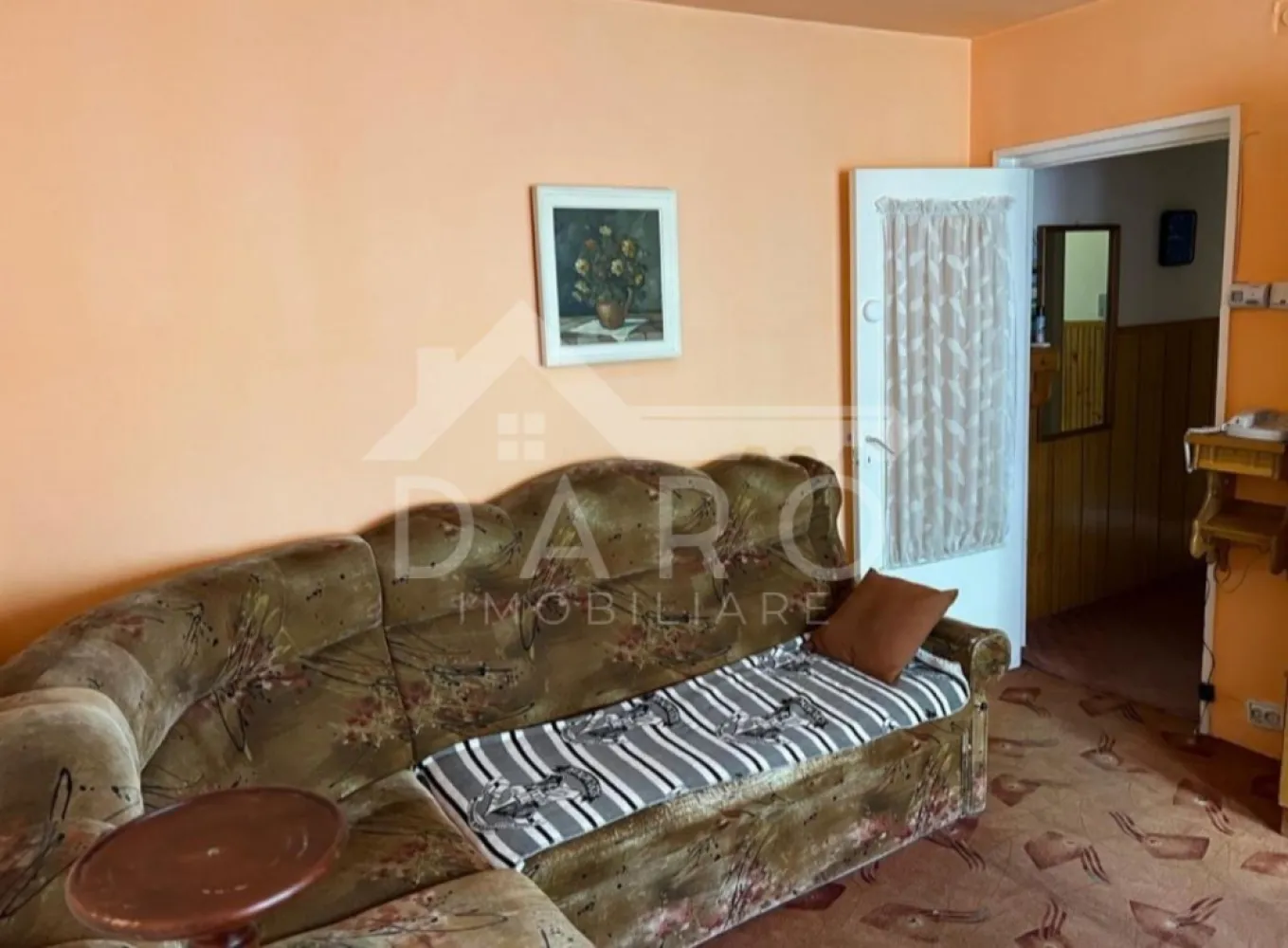 🏡 Apartament 2 camere de vânzare | 7 Noiembrie – Str. Păcii - 🏡 Apartament 2 camere de vânzare | 7 Noiembrie – Str. Păcii
Se oferă spre vânzare apartament situat într-o zonă foarte bună, aproape de principalele puncte de interes din oraș.
📍 Locație excelentă:
În apropiere de Spitalul Județean
La câteva minute de Facultatea de Medicină (UMF)
Piață și diverse magazine în zonă
Acces rapid către Complexul Weekend
Stații de transport în apropiere
Detalii apartament:
Etaj 4
Confort II
Compartimentare:
✔ 2 camere
✔ Bucătărie
✔ Baie
✔ Hol
✔ Balcon închis
💎 Ideal pentru locuit sau pentru investiție (închiriere pentru studenți sau personal medical).
🤝 Proprietate promovată prin DARO Imobiliare
💳 Vrei să cumperi această proprietate și ai nevoie de finanțare?
Prin Kiwi Finance beneficiezi de:
✔ analiză GRATUITĂ a eligibilității
✔ oferte de la peste 12 bănci
✔ negocierea dobânzii în favoarea ta
✔ suport complet până la semnarea contractului
📞 Detalii și vizionări:
Coman Maria – DARO Imobiliare & Kiwi Finance
📱 0749 535 729
🔑 DARO Imobiliare – găsim proprietatea potrivită
💳 Kiwi Finance – obținem creditul pentru a o cumpăra.