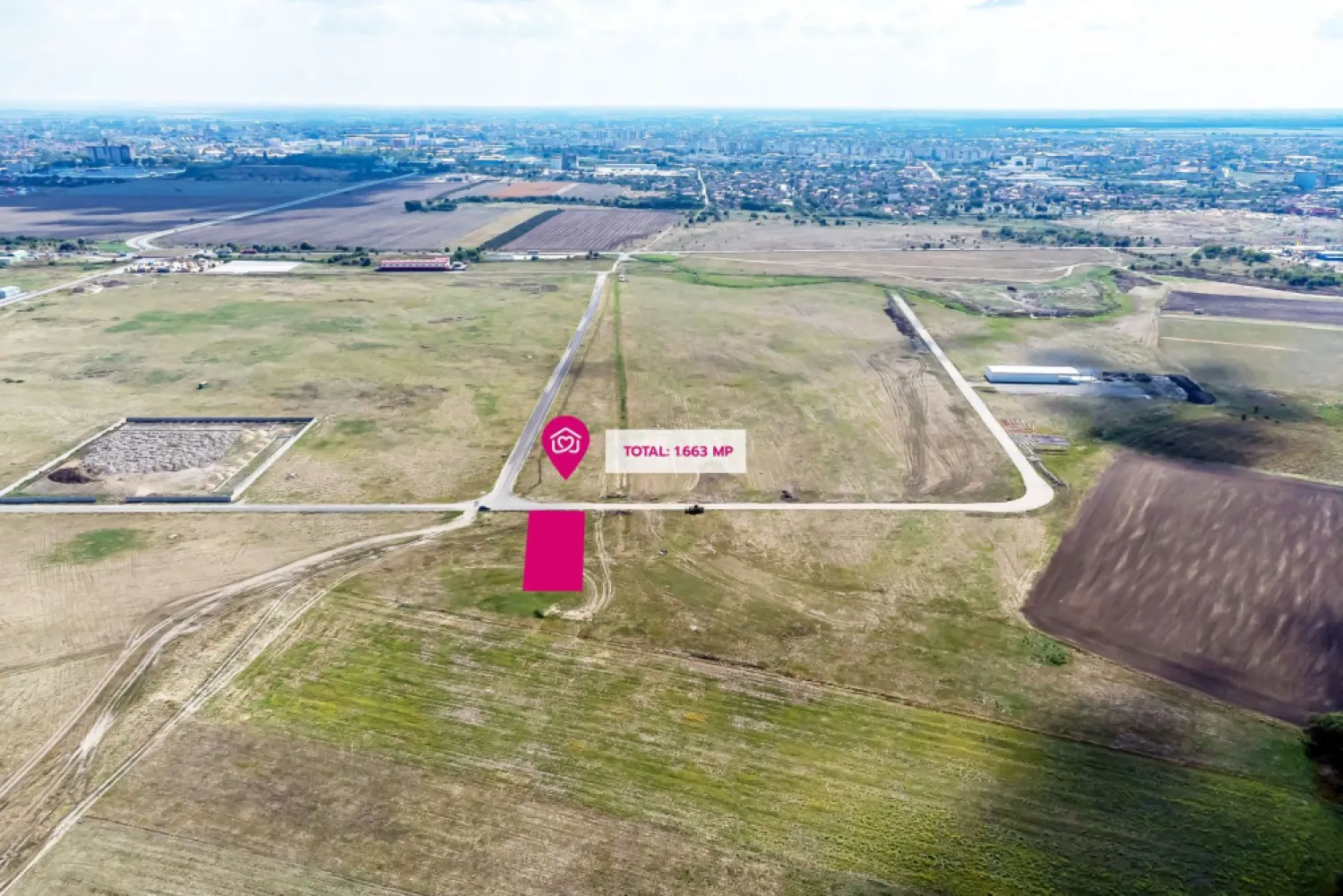 Oportunitate – Teren industrial 1.663 mp lângă Centura Vest Arad - Vă propunem spre vânzare un teren industrial cu potențial deosebit, cu acces direct din Centura de Vest a Aradului.

📌 Detalii teren:
Suprafață: 1.663 mp (dar putem să vă punem la dispoziție și suprafețe mai mari)
Regim: intravilan, cu acces facil la drumurile principale
Front stradal: 34 m
Acces imediat la Centura Aradului și la infrastructura rutieră strategică

✅ Avantaje majore:
Zonă industrială și logistică aflată în plină expansiune
Potrivit pentru construcția de hale de producție, spații de depozitare, centre de distribuție sau fabrici
Poziționare excelentă pentru vizibilitate și accesibilitate
Arad este deja un hub industrial recunoscut, iar cererea pentru astfel de terenuri este în continuă creștere

💡 De ce merită această investiție?
Acest teren reprezintă o alegere strategică pentru companii care caută să se extindă rapid într-o zonă cu infrastructură solidă și acces la principalele artere rutiere. De asemenea, este ideal pentru investitori care urmăresc siguranța plasamentului și un randament ridicat pe termen lung, datorită creșterii constante a valorii zonei.

Nu dispui de toată suma? Te ajutăm noi gratuit! Îți obținem oferte de la 16 bănci.

Ai o proprietate de vânzare în Arad și vrei să știi cât valorează cu adevărat?
Sună-mă pentru o evaluare gratuită, fără obligații.

📲 Contact pentru vizionare și detalii:
Lucian Marc – Consultant Imobiliar Acasă Arad
Tel: 0746 093 329

Birou: ACASA | Agenție Imobiliară Arad
📍 Bulevardul Decebal 2, Arad 310133