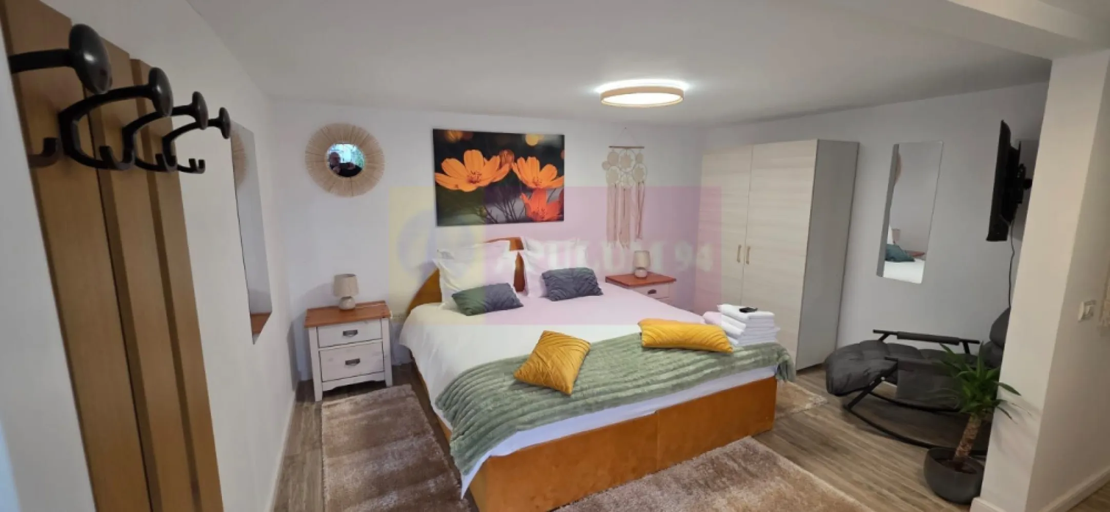Casa de vanzare in Breaza - Casă de vânzare în Breaza – ideală pentru locuit sau investiție turistică 
Agenția imobiliară Mervani vă propune spre vânzare o proprietate deosebită, situată într-o zonă liniștită din Breaza, perfectă atât pentru uz personal, cât și pentru continuarea activității de închiriere în regim turistic.

Detalii proprietate:
Curte frumos amenajată, cu gazon și 2 spații de grătar, ideale pentru relaxare și petrecerea timpului liber
Spațiu de relaxare dedicat oaspeților
Casă compartimentată inteligent:
Apartament cu 2 camere, bucătărie și 2 băi
Studio separat, cu dormitor, bucătărie și grup sanitar cu duș
Proprietatea se vinde complet mobilată și utilată, gata pentru a fi folosită imediat.

O oportunitate excelentă pentru cei care își doresc o casă de vacanță sau o investiție cu randament bun într-o zonă turistică apreciată.
Pentru mai multe detalii și vizionări, contactați Agenția Imobiliară Mervani