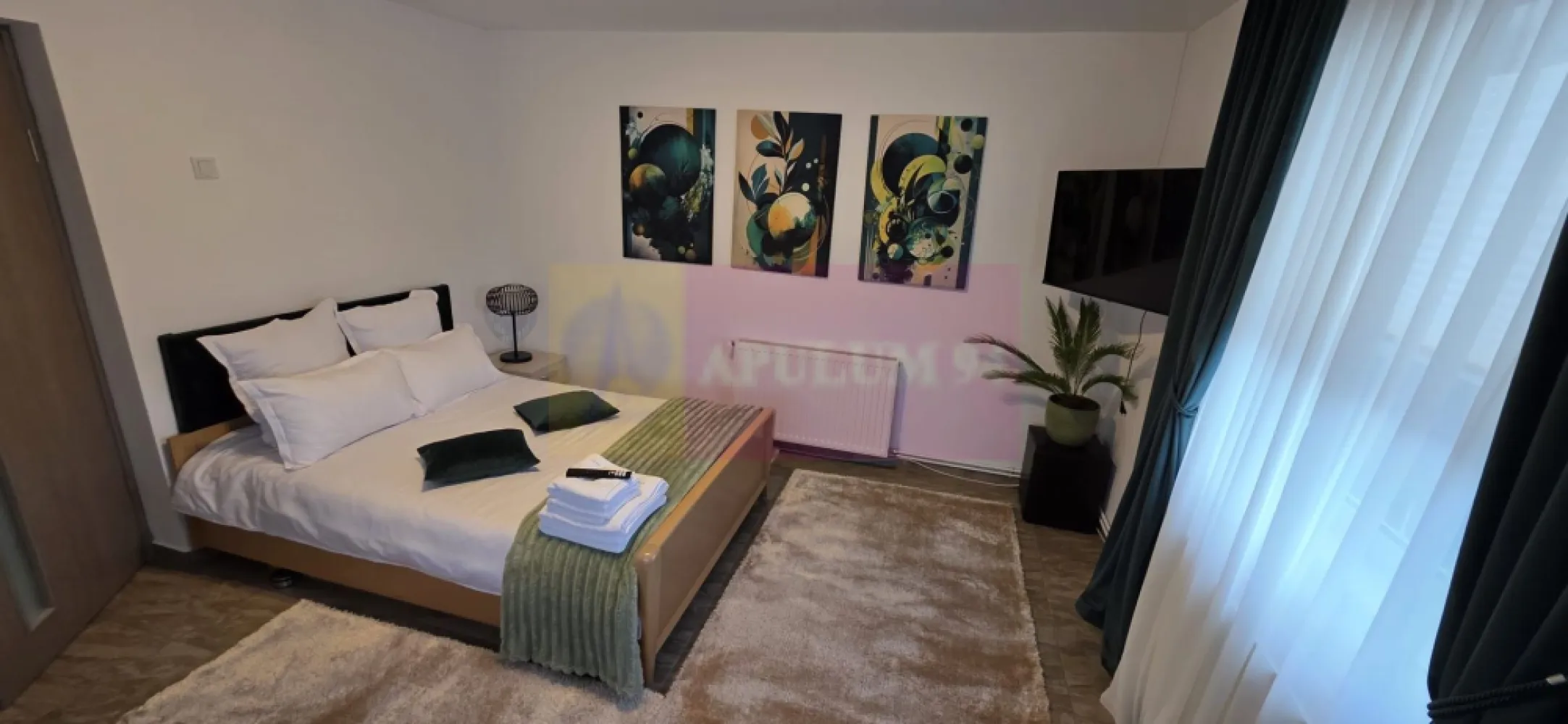 Casa de vanzare in Breaza - Casă de vânzare în Breaza – ideală pentru locuit sau investiție turistică 
Agenția imobiliară Mervani vă propune spre vânzare o proprietate deosebită, situată într-o zonă liniștită din Breaza, perfectă atât pentru uz personal, cât și pentru continuarea activității de închiriere în regim turistic.

Detalii proprietate:
Curte frumos amenajată, cu gazon și 2 spații de grătar, ideale pentru relaxare și petrecerea timpului liber
Spațiu de relaxare dedicat oaspeților
Casă compartimentată inteligent:
Apartament cu 2 camere, bucătărie și 2 băi
Studio separat, cu dormitor, bucătărie și grup sanitar cu duș
Proprietatea se vinde complet mobilată și utilată, gata pentru a fi folosită imediat.

O oportunitate excelentă pentru cei care își doresc o casă de vacanță sau o investiție cu randament bun într-o zonă turistică apreciată.
Pentru mai multe detalii și vizionări, contactați Agenția Imobiliară Mervani