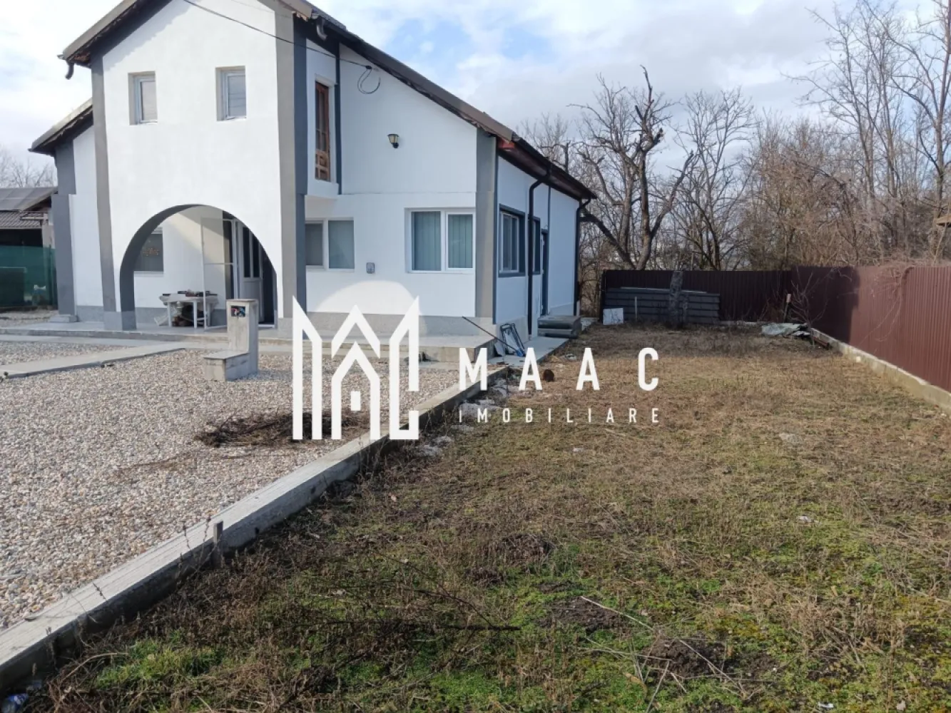 Casă de vânzare în Lăpușata – Construcție nouă, complet utilată - Maac Imobiliare propune spre vânzare o casă situată în localitatea Lăpușata, într-o zonă liniștită și pitorească, ideală pentru relaxare și confort.

🔹 Construcție nouă
🔹 Complet utilată și dotată
🔹 Compartimentare practică și funcțională:

2 camere

baie

bucătărie

Proprietatea este potrivită atât ca locuință pentru o familie, cât și ca casă de vacanță, oferind intimitate, aer curat și un cadru natural deosebit.

Zona este apreciată pentru liniște și peisajele frumoase, fiind alegerea ideală pentru cei care își doresc să se retragă din agitația orașului.

📞 Pentru mai multe detalii și programarea unei vizionări, vă rugăm să contactați Maac Imobiliare.