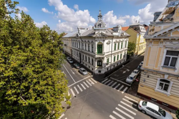 Clădire ultracentrală de vânzare Bulevardul Decebal Comision 0