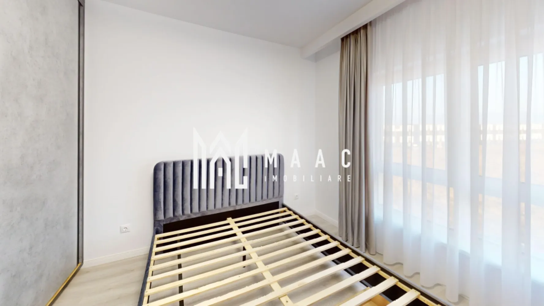Apartament NOU | 2 camere | 56 mp | Comision 0 | Doamna Stanca - MAAC Imobiliare vă prezintă un apartament modern cu 2 camere, situat în zona rezidențială Doamna Stanca din Sibiu, într-un imobil nou cu regim redus de înălțime (P+3), construcție 2025, realizat de un dezvoltator cu experiență și reputație excelentă.

Caracteristici proprietate:
Suprafață utilă: 56,15 mp
Balcon: 6,7 mp

Compartimentare eficientă, optimizată pentru confort
Loc de parcare GRATUIT inclus în preț
Bloc cu 3 etaje – intimitate și număr redus de apartamente
Standard ridicat de execuție și materiale de calitate premium

Apartamentul este potrivit atât pentru locuință proprie, cât și pentru investiție, fiind amplasat într-o zonă în continuă dezvoltare, cu acces rapid către centre comerciale, supermarketuri și principalele puncte de interes ale orașului.

Modalitate de plată:
15% avans la antecontract
85% la semnarea contractului final

Prețuri:
Varianta ALB: 92.562 € + TVA
Total: 112.000 €
Varianta LA CHEIE: preț stabilit în funcție de preferințele de finisare

Comision 0% pentru cumpărător.

Pentru mai multe detalii sau pentru a programa o vizionare, nu ezitați să ne contactați. Menționați ID-ul anunțului: CP2945140