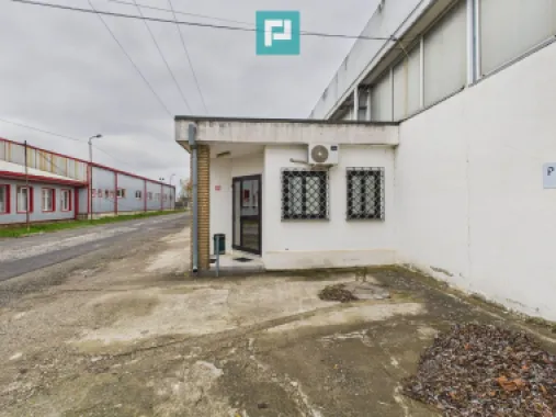 Hală cu teren intravilan de 3500 mp, în Sebiș Arad