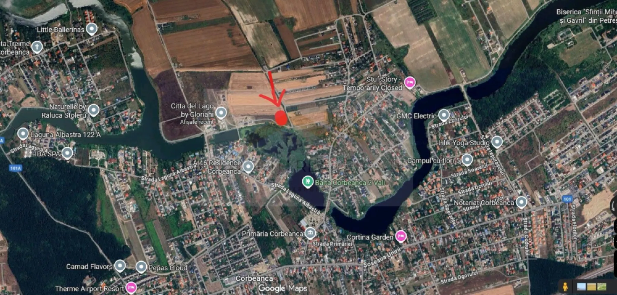 Parcelă Intravilană cu Vedere Superbă la Lac, Investiție de Top în Corbeanca - B-North Real Estate Va prezinta spre vanzare teren cu oportunitate de dezvoltare, vedere catre lac .
Suprafață totală: 3.572 mp
Deschidere la Strada Cetății / lac: 23,02 m
Regim urbanistic: UTR F – locuințe individuale
POT: 30%
CUT: 1.0
Regim de înălțime: P+2E+M
Acces: dublu – Strada Cetății + potențial drum privat 5 m pe latura dreaptă

🌟 PUNCTE CHEIE
✔ Deschidere directă la lac

Priveliște superbă, ideală pentru dezvoltări premium: vile, duplexuri, ansamblu boutique.
✔ Teren intravilan cu formă avantajoasă
Se potrivește perfect pentru dezvoltări 3–6 unități cu orientare către lac.
✔ Acces excelent
Strada Cetății + posibilitate de drum privat → facilitarea accesului la proiect și a etapizării construcției.
✔ Indicatori urbanistici generoși (UTR F)
Permit un proiect cu arhitectură modernă, deschideri mari vitrate și suprafețe ample.
✔ Zonă în plină dezvoltare
Înconjurat de alte proiecte noi, ideal pentru investitori care urmăresc potențial de creștere accelerată.
🏡 POTENȚIAL DE DEZVOLTARE
Terenul permite:
🔹 3 duplexuri cu vedere integrală la lac
🔹 3 vile individuale cu drum privat de acces
🔹 un ansamblu boutique cu acces controlat
🔹 concept de tip „lake retreat” / wellness

Forma terenului permite amplasarea caselor în evantai, maximizând panorama lacului pentru fiecare unitate.

📍 LOCAȚIE

Situat pe Strada Cetății – Corbeanca, cu acces direct la lac, înconjurat de natură, liniște și dezvoltări noi premium.

La doar câteva minute de:
DN1
școli și grădinițe
restaurante și centre comerciale
transport convenabil către București

💼 RECOMANDAT PENTRU:
dezvoltatori imobiliari
investitori privați
proiecte premium cu randament ridicat
ansambluri cu vedere la lac

Pentru mai multe detalii si vizionari va rugam sa ne contactati!
