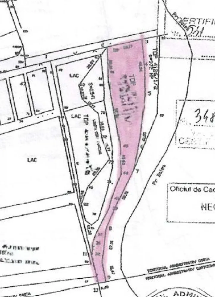 Teren Extravilan situat la intersectia DN1 cu Transfagarasan - Va propunem spre vanzare un teren Extravilan situat la intersectia DN1 cu Transfagarasan

Deschidere 20 m la DN 7C-Transfagarasan

Suprafata 3000 mp.

Distanta faata de utilitati aprox. 100m

Pretabil investitie, cabana, 

Pret: 17000 euro.