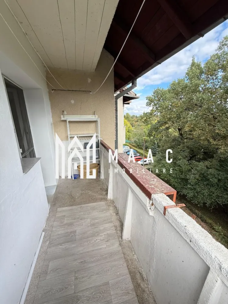Apartament 3 camere | 2 bai | Renovat | Balcon | V. Aurie