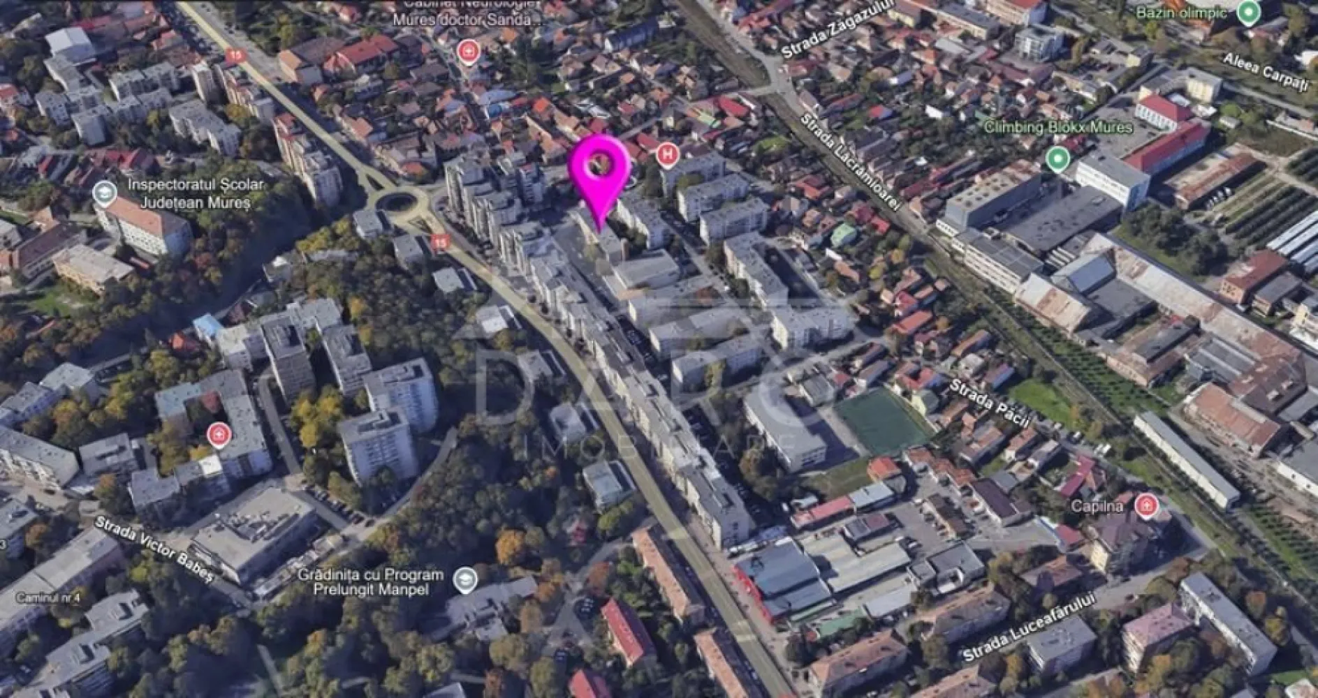 Apartament de 2 camere de vanzare in 7 noiembrie, Tg Mures - 🏡 Apartament de vânzare – 2 camere | 7 Noiembrie – Aleea Constructorilor | 85.000 €
Se oferă spre vânzare apartament cu 2 camere, situat în zona 7 Noiembrie, pe Aleea Constructorilor, într-o zonă liniștită, retrasă de la traficul intens, ideal pentru locuință sau investiție.
💰 Preț: 85.000 €
🏢 Etaj: 2 din 4
✔ apartament luminos
✔ disponibil pentru mutare imediată
Compartimentare:
✔ living
✔ dormitor
✔ bucătărie
✔ baie
✔ hol
✔ balcon închis cu termopan
Dotări și utilități:
✔ centrală termică proprie
✔ geamuri termopan
✔ parchet laminat
✔ apartament îngrijit, gata de locuit
Avantaje locație:
📍 zonă 7 Noiembrie – foarte căutată
📍 aproape de stații de transport în comun
📍 magazine, bănci și farmacii în apropiere
📍 grădinițe, școli și facultăți în zonă
📍 piață și Complexul Weekend la câteva minute
📍 în apropiere de Spitalul Județean
💎 O oportunitate excelentă pentru locuință personală sau investiție într-o zonă cu cerere ridicată.
🤝 Proprietate promovată prin DARO Imobiliare
💳 Pentru achiziție, prin Kiwi Finance beneficiezi de:
✔ analiză GRATUITĂ a eligibilității
✔ acces la oferte de la peste 12 bănci
✔ negocierea dobânzii în favoarea ta
✔ suport complet până la semnarea contractului
📞 Detalii și vizionări:
Coman Maria – DARO Imobiliare & Kiwi Finance
📱 0749 535 729
🔑 DARO Imobiliare – găsim proprietatea potrivită.
💳 Kiwi Finance – obținem creditul pentru a o cumpăra.