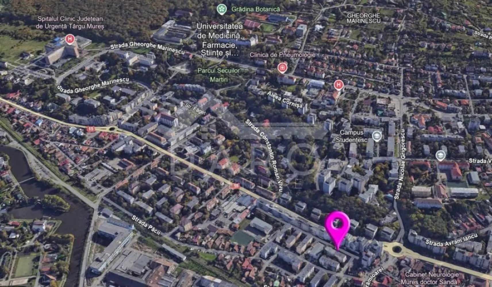 Apartament de 2 camere de vanzare in 7 noiembrie, Tg Mures - 🏡 Apartament de vânzare – 2 camere | 7 Noiembrie – Aleea Constructorilor | 85.000 €
Se oferă spre vânzare apartament cu 2 camere, situat în zona 7 Noiembrie, pe Aleea Constructorilor, într-o zonă liniștită, retrasă de la traficul intens, ideal pentru locuință sau investiție.
💰 Preț: 85.000 €
🏢 Etaj: 2 din 4
✔ apartament luminos
✔ disponibil pentru mutare imediată
Compartimentare:
✔ living
✔ dormitor
✔ bucătărie
✔ baie
✔ hol
✔ balcon închis cu termopan
Dotări și utilități:
✔ centrală termică proprie
✔ geamuri termopan
✔ parchet laminat
✔ apartament îngrijit, gata de locuit
Avantaje locație:
📍 zonă 7 Noiembrie – foarte căutată
📍 aproape de stații de transport în comun
📍 magazine, bănci și farmacii în apropiere
📍 grădinițe, școli și facultăți în zonă
📍 piață și Complexul Weekend la câteva minute
📍 în apropiere de Spitalul Județean
💎 O oportunitate excelentă pentru locuință personală sau investiție într-o zonă cu cerere ridicată.
🤝 Proprietate promovată prin DARO Imobiliare
💳 Pentru achiziție, prin Kiwi Finance beneficiezi de:
✔ analiză GRATUITĂ a eligibilității
✔ acces la oferte de la peste 12 bănci
✔ negocierea dobânzii în favoarea ta
✔ suport complet până la semnarea contractului
📞 Detalii și vizionări:
Coman Maria – DARO Imobiliare & Kiwi Finance
📱 0749 535 729
🔑 DARO Imobiliare – găsim proprietatea potrivită.
💳 Kiwi Finance – obținem creditul pentru a o cumpăra.