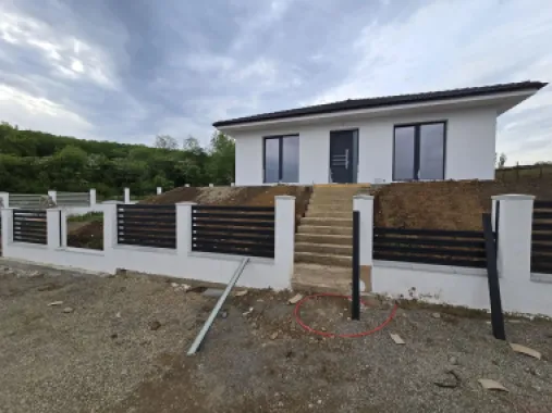 Casa 4 camere la cheie,130 mp,500 mp teren,cartier Unirii