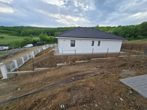 Casa 4 camere la cheie,130 mp,500 mp teren,cartier Unirii