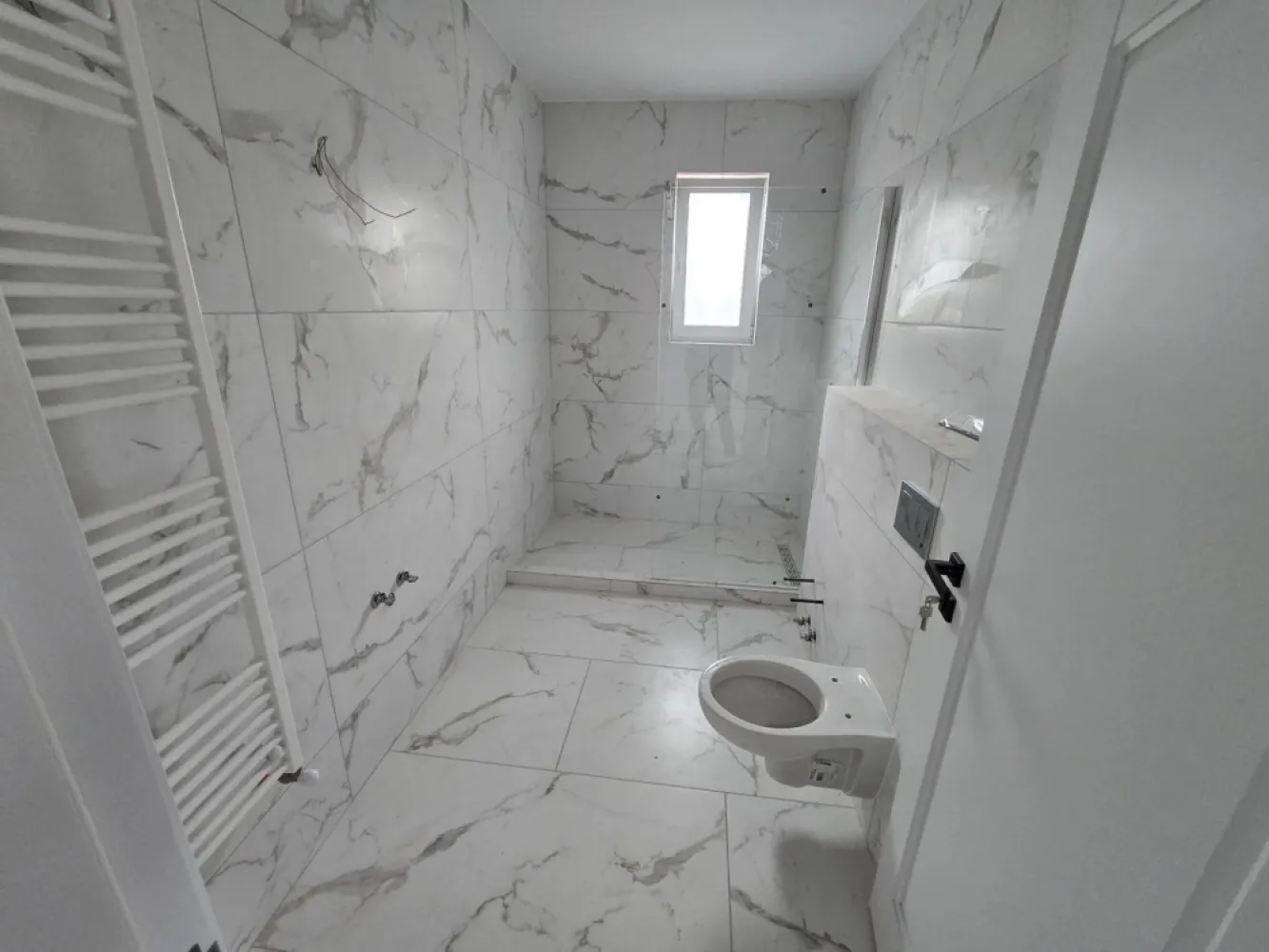 Casa 4 camere la cheie,130 mp,500 mp teren,cartier Unirii