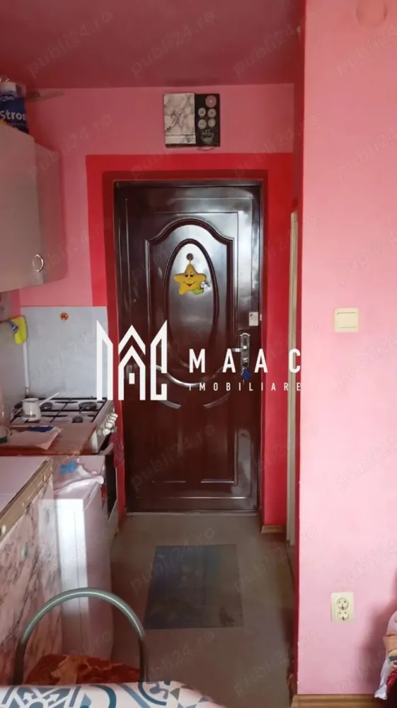 Apartament 1 Camera I Mobilat I Etaj 4 I Zona Tiglari - Va propunem spre vanzare o garsoniera situata la etajul 4 din 4 al unui imobil din zona Tiglari.

Complet mobilata si utilata.

Disponibil imediat.

Zona bine conectata la mijloace de transport in comun, centre comerciale si de invatamant.

Pentreu informati si vizionari: ID: 2942567