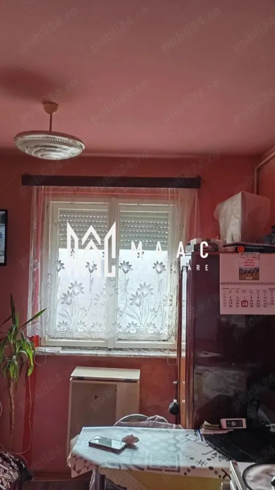 Apartament 1 Camera I Mobilat I Etaj 4 I Zona Tiglari - Va propunem spre vanzare o garsoniera situata la etajul 4 din 4 al unui imobil din zona Tiglari.

Complet mobilata si utilata.

Disponibil imediat.

Zona bine conectata la mijloace de transport in comun, centre comerciale si de invatamant.

Pentreu informati si vizionari: ID: 2942567