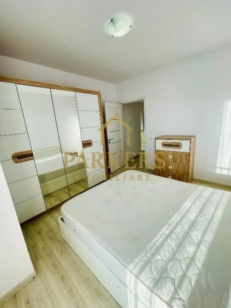 Aartament 3 camere zona Zorilor de închiriat în Cluj - Închiriez apartament finisat complet mobilat și utilat zona Zorilor loc parcare inclus la subteran .
Apartamentul are o suprafață de 75 mp +balcon 11 mp e compus din :
Living 
Bucătărie 
2Dormitoare 
Baie 
2Holuri 
Balcon