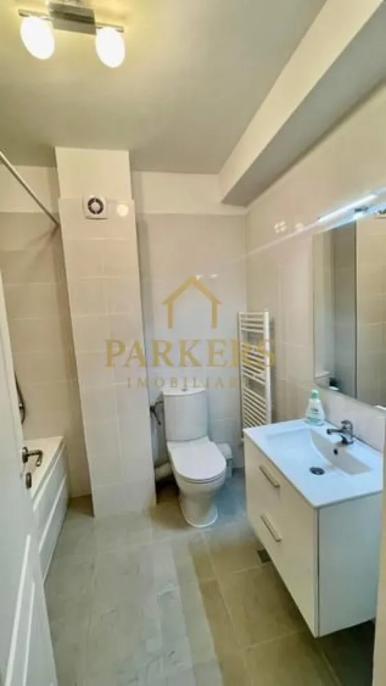 Apartament 2 camere Buna Ziua de închiriat - Închiriem apartament de lux ,2 camere situat in ansamblul residential Bella Vista din Buna Ziua, construit în 2019.
Apartamentul modern amenajat este situat la etajul 1, suprafata utila de 62mp, compus din living spatios cu bucatarie open space si sufragerie,ambele având ieșire pe balcon ,dormitor cu ieșire pe balcon , baie, 2 holuri si un balcon de 4 mp ,apartam avand o orientare estica.
Apartamentul este dotat cu termopane de calitate, centrala proprie, este finisat, mobilat si utilat complet cu finisaje și aparaturi de ultimă generație .
Blocul dispune de lift, parcari subterane, spatiu verde, spatiu de joaca si teresa comuna panoramica la ultimul etaj de 160 mp.
Ansamblul Bella Vista se situeaza in apropierea multor puncte comerciale (LIDL, BT, Home Garden, Mega Image, Leroy etc.) și stațiile de autobuz (50 m)
