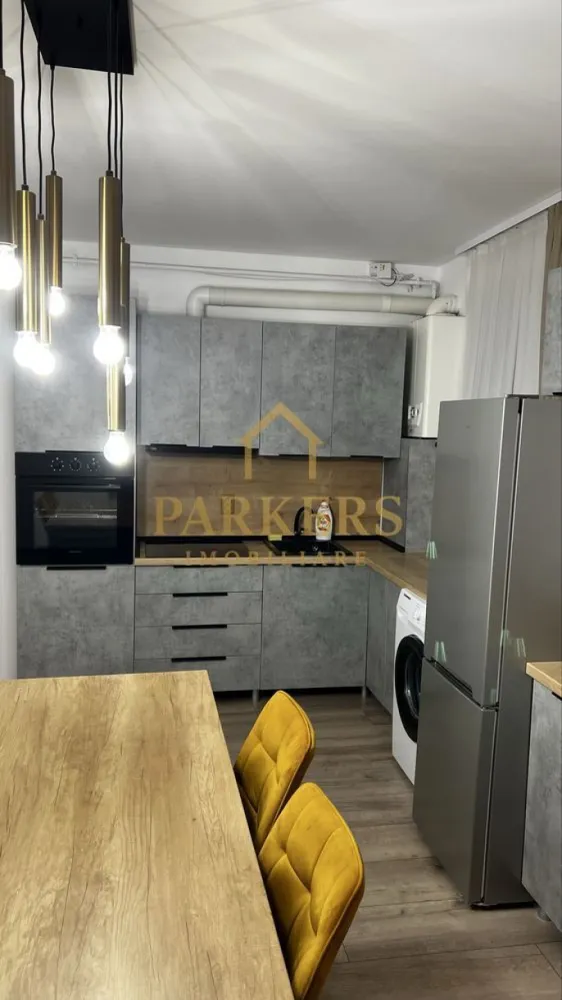 Apartament 2 camere zona VIVO de inchiriat - Închiriez apartament două camere compus din dormitor, living și bucătărie. Prima închiriere, recent renovat. Încălzire în pardoseală, costuri mici de întreținere, centrală proprie. 
Deține toate electrocasnicele necesare. 
Aproape de stația de bus, magazine, sala de sport. 
10 minute de mers pe jos până la Vivo.
Suprafața utilă- 51,3 mp