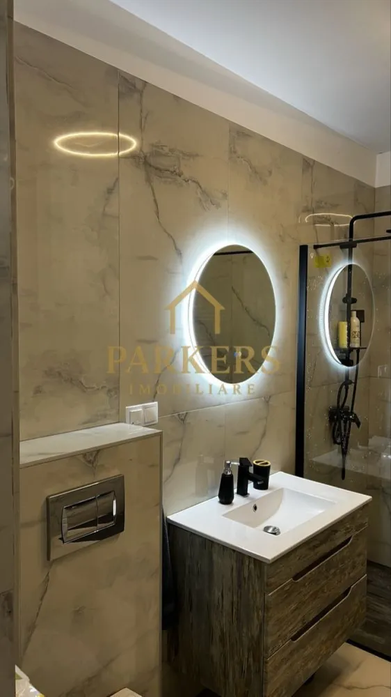 Apartament 2 camere zona VIVO de inchiriat - Închiriez apartament două camere compus din dormitor, living și bucătărie. Prima închiriere, recent renovat. Încălzire în pardoseală, costuri mici de întreținere, centrală proprie. 
Deține toate electrocasnicele necesare. 
Aproape de stația de bus, magazine, sala de sport. 
10 minute de mers pe jos până la Vivo.
Suprafața utilă- 51,3 mp