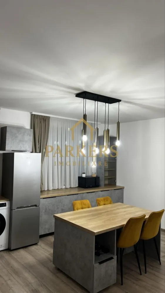 Apartament 2 camere zona VIVO de inchiriat - Închiriez apartament două camere compus din dormitor, living și bucătărie. Prima închiriere, recent renovat. Încălzire în pardoseală, costuri mici de întreținere, centrală proprie. 
Deține toate electrocasnicele necesare. 
Aproape de stația de bus, magazine, sala de sport. 
10 minute de mers pe jos până la Vivo.
Suprafața utilă- 51,3 mp