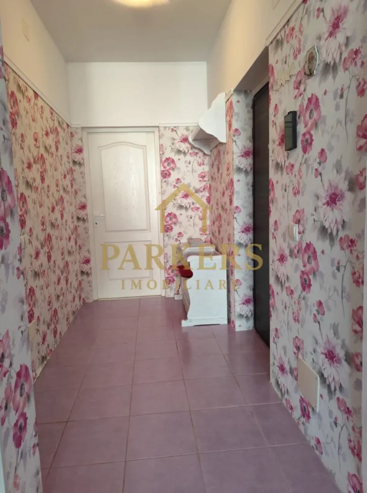 Apartament 2 camere decomandat 53mp de vanzare in Floresti