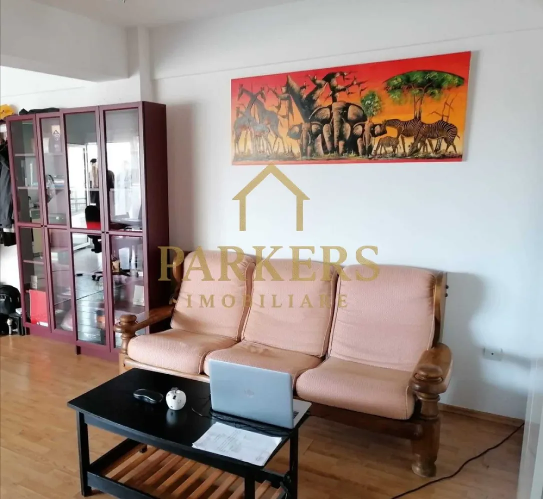 Apartament 2 camere etaj intermediar de vanzare zona Marasti Cluj - Apartament 2 camere, 62 mp – Modern și complet mobilat, Marasti
Descoperă confortul și eleganța unui apartament perfect pentru un cuplu tânăr, o familie modernă sau pentru o investiție sigură în viitor. Situat într-un ansamblu rezidențial nou din zona Mărăști, acest spațiu te va cuceri de la prima vizită.
 Detalii principale:
Suprafață utilă: 62 mp + balcon 7 mp
Etaj: 2/4
Finisaje noi, moderne, gândite pentru confort și funcționalitate
Living open-space generos, perfect pentru relaxare și socializare
Dormitor luminos, cu atmosferă caldă și primitoare
 Localizare excelentă:
3 minute până la mijloacele de transport
5 minute de Kaufland
15 minute până în Centrul orașului
Un apartament care combină designul contemporan, funcționalitatea inteligentă și proximitatea față de tot ce contează.
Un spațiu în care te vei simți acasă din prima clipă.