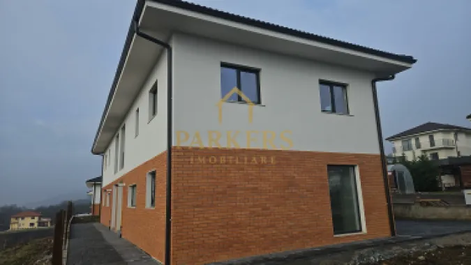 Vând Casa tip Duplex