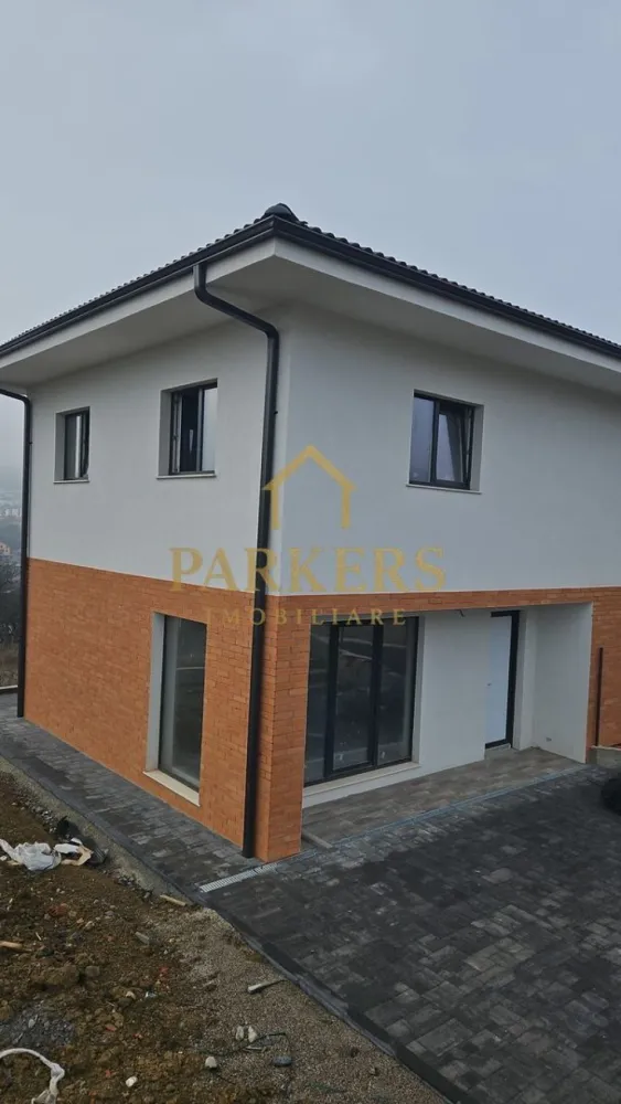 Vând Casa tip Duplex - !!️Ultimele 2 unitati!!!
Duplex 4 camere de vanzare
#gaz #apa #curent #canalizare
#incalzirepardoseala P+E
#2parcari
 CHINTENI, la 8 km de Auchan Iris 
Teren 332mp 119 mp utili ,curte 240 mp
P+E
-parter:living+zona de dining, bucatarie separata+camara(cu geam), spatiu depozitare, baie(cu geam), casa scarii, terasa
 -etaj: dormitor matrimonial cu baie proprie(cu geam), dormitor cu dressing generos, dormitor, baie si balcon
Exterior finisat.curte pavata. Parcare proprie.

Pt informatii suplimentare puteti sa ma contactati la telefon sau pe whatsapp la nr 07******33