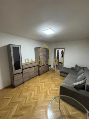 Inchiriez 3 camere decomandate,GRUIA ,langa stadion CFR, cu parcare