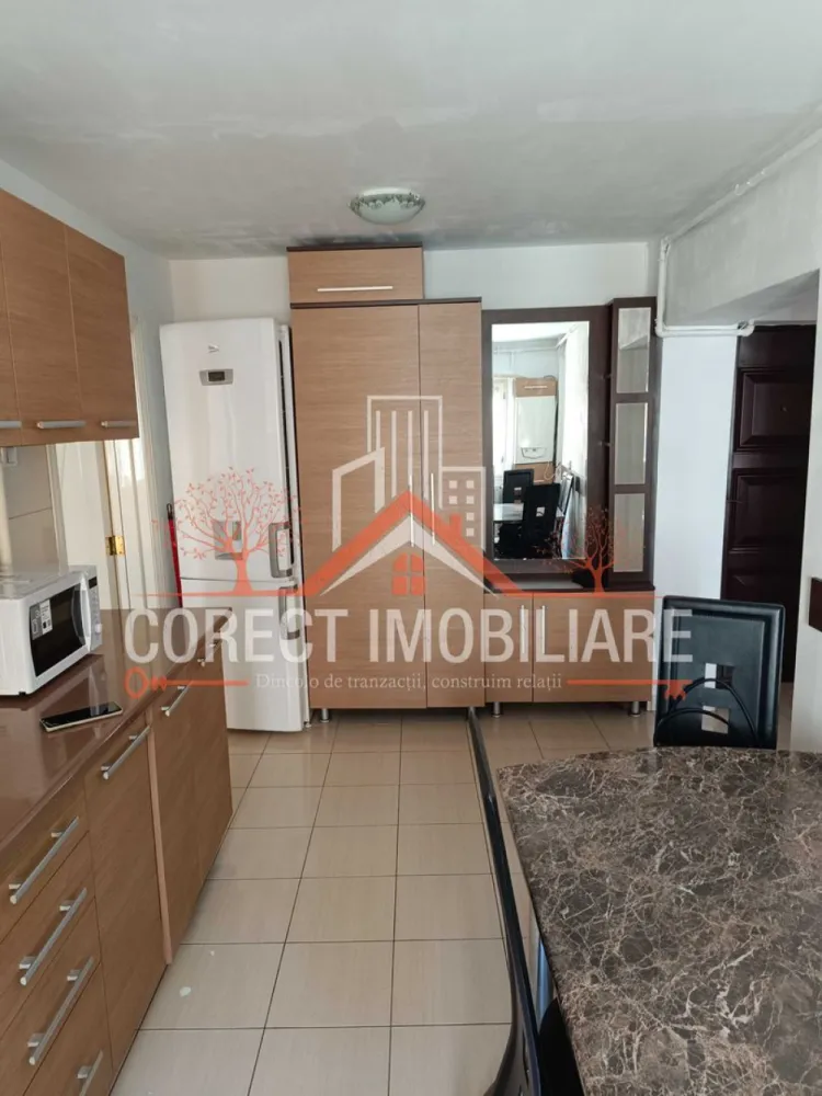 🏡Apartament cu 2 camere de inchiriat - Str.Calea Moldovei - 320€ - 🏡Apartament cu 2 camere de inchiriat - Str.Calea Moldovei - 320€
🔸 Etaj: 3 cu lift
🔸 Suprafata utila de 55mp, compartimentat astfel:

- Dormitor
-Living
-Bucatarie utilata
-Baie
Apartamentul este renovat si complet mobilat, dispune de loc de parcare si aer conditionat, 

Disponibil dupa data de 15.12.2025.
Se inchiriaza pe termen lung.

💶 Preț chirie: 320€ /lună
Pentru detalii și vizionări:
📞 0773 313 378 – Corect Imobiliare
✨ Dincolo de tranzacții, construim relații