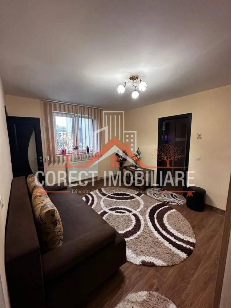 ✨ Apartament de vânzare – Zona Decebal ✨ - ✨ Apartament de vânzare – Zona Decebal ✨

Îți propunem spre vânzare un apartament situat la etajul 3 al unui imobil din zona Decebal, una dintre cele mai căutate și accesibile zone ale orașului.

📐 Suprafață utilă: 31,5 mp
🏷 Preț: 53.000 €
🔑 Compartimentare semidecomandată – optim pentru confort și funcționalitate.

✅ Living spațios și luminos
✅ Dormitor confortabil
✅ Bucătărie mobilată și utilată
✅ Baie modernă
✅ Hol de acces și spații de depozitare

Apartamentul este bine întreținut, cu finisaje plăcute, mobilier modern și se vinde complet mobilat, gata pentru a fi locuit sau închiriat imediat.

📍 Locația este excelentă – aproape de magazine, școli, transport în comun și alte puncte de interes.

👉 Ideal pentru un cuplu tânăr, persoană singură sau ca investiție pentru închiriere.

📞 Pentru detalii și vizionări, contactează Corect Imobiliare: 0773313378
CP2749788