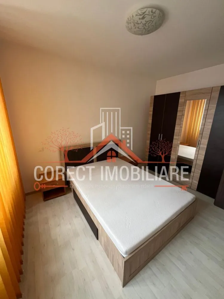 🌿 Apartament modern cu 3 camere și balcon – Subcetate, 300€/lună - 🌿 Apartament modern cu 3 camere și balcon – Subcetate, Bistrița

💰 Preț chirie: 300 €/lună

Corect Imobiliare vă propune spre închiriere un apartament spațios și luminos, situat în cartierul Subcetate – o zonă liniștită și apreciată pentru confortul urban pe care îl oferă.

Locuința, cu o suprafață de aproximativ 52 mp, se află la etajul 2 și se remarcă prin compartimentarea practică și atmosfera caldă, perfectă pentru un stil de viață echilibrat.

✨ Detalii și avantaje:

Living generos, cu acces la balcon acoperit

Bucătărie separată, utilată complet (frigider, aragaz, hotă, masă de dining)

Dormitor principal confortabil și cameră secundară luminoasă

Baie modernă, cu cadă și fereastră pentru ventilație naturală

Centrală termică proprie

📍 Locație: Cartier Subcetate 

📞 Pentru detalii și vizionare: Corect Imobiliare – 0773 313 378
💚 „Dincolo de tranzacții, construim relații.”