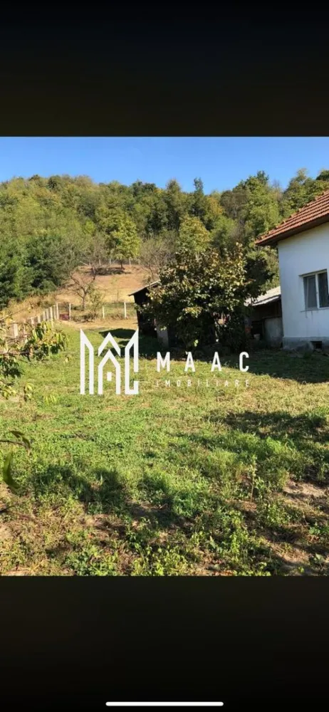 Casa de vanzare | teren intravilan| Troianu| 2166mp - MAAC Imobiliare vă propune spre vânzare un teren generos, casa construita si anexe , situat pe strada principală Strada Posada, în Râmnicu Vâlcea, ideal pentru investiții imobiliare sau dezvoltări rezidențiale și comerciale.

Proprietatea este situata la strada principala, are o suprafață de 2.166 mp intravilan, cu deschidere de 26 ml la asfalt, oferind acces facil și vizibilitate excelentă. Terenul este situat strategic, vizavi de Vel Pitar și la doar 2 minute de mers pe jos de puncte comerciale și de agrement precum Dedeman, Annabella, Piscina Posada, Mobexpert, Altex, Penny.

🔹 Caracteristici:

✔ Suprafață: 2.166 mp intravilan
✔ Deschidere: 26 ml la asfalt
✔ Regim de construcție: P+4

🔹 Utilități disponibile:

✔ Gaze
✔ Apă
✔ Curent electric
✔ Canalizare

Datorită poziționării centrale și a utilităților deja existente pe proprietate, acest teren reprezintă o oportunitate excelentă pentru dezvoltatori sau investitori care doresc să construiască clădiri rezidențiale, spații comerciale sau mixte.

Pentru mai multe informații și programarea unei vizionări, echipa MAAC Imobiliare vă stă la dispoziție.
CP2947235