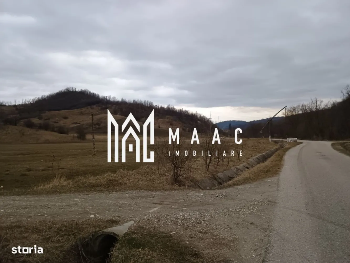 Teren intravilan Ocnele Mari | 2500mp | - MAAC Imobiliare, vă propune spre vanzare un teren intravilan plat, cu potențial excelent de dezvoltare, situat într-o zonă liniștită, cu peisaj deschis către dealuri și acces facil către oraș, la doar 12 km de Râmnicu Vâlcea, pe drumul Ocnele Mari – Ocnița (DN67).
Localizare avantajoasă:

12 km de Râmnicu Vâlcea

4 km până la ștrand Ocnița

Acces direct din DN67

Zonă aerisită, liniștită, ideală pentru rezidențial

Caracteristici teren:

Suprafață: 2.500 mp

Teren complet plat – ideal pentru construcție, 

Deschidere 25 ml

Lungime 100 ml

Posibilitate realizare drum nou pe lateral (100 m) – perfect pentru parcelare sau dezvoltare integrată

Propunere dezvoltare urbanistică:
Terenul este potrivit pentru introducere în PUG în vederea dezvoltării unui cartier rezidențial mixt, cu:

Lărgire și modernizare drumuri

Introducere utilități

Regim de înălțime P+2

Locuințe individuale, duplexuri sau mici imobile colective

Datorită suprafeței generoase, deschiderii bune și faptului că este teren plat, proprietatea permite o parcelare eficientă și optimizarea costurilor de construcție.

🌄 Beneficii cheie:

Priveliște frumoasă către dealuri

Zonă retrasă, dar cu acces rapid la oraș

Teren plat – avantaj major pentru dezvoltatori

Potențial investițional ridicat

Pentru detalii suplimentare și vizionări, echipa MAAC Imobiliare vă stă la dispoziție.

O oportunitate excelentă pentru dezvoltare rezidențială într-o zonă în plină creștere!
CP2947017