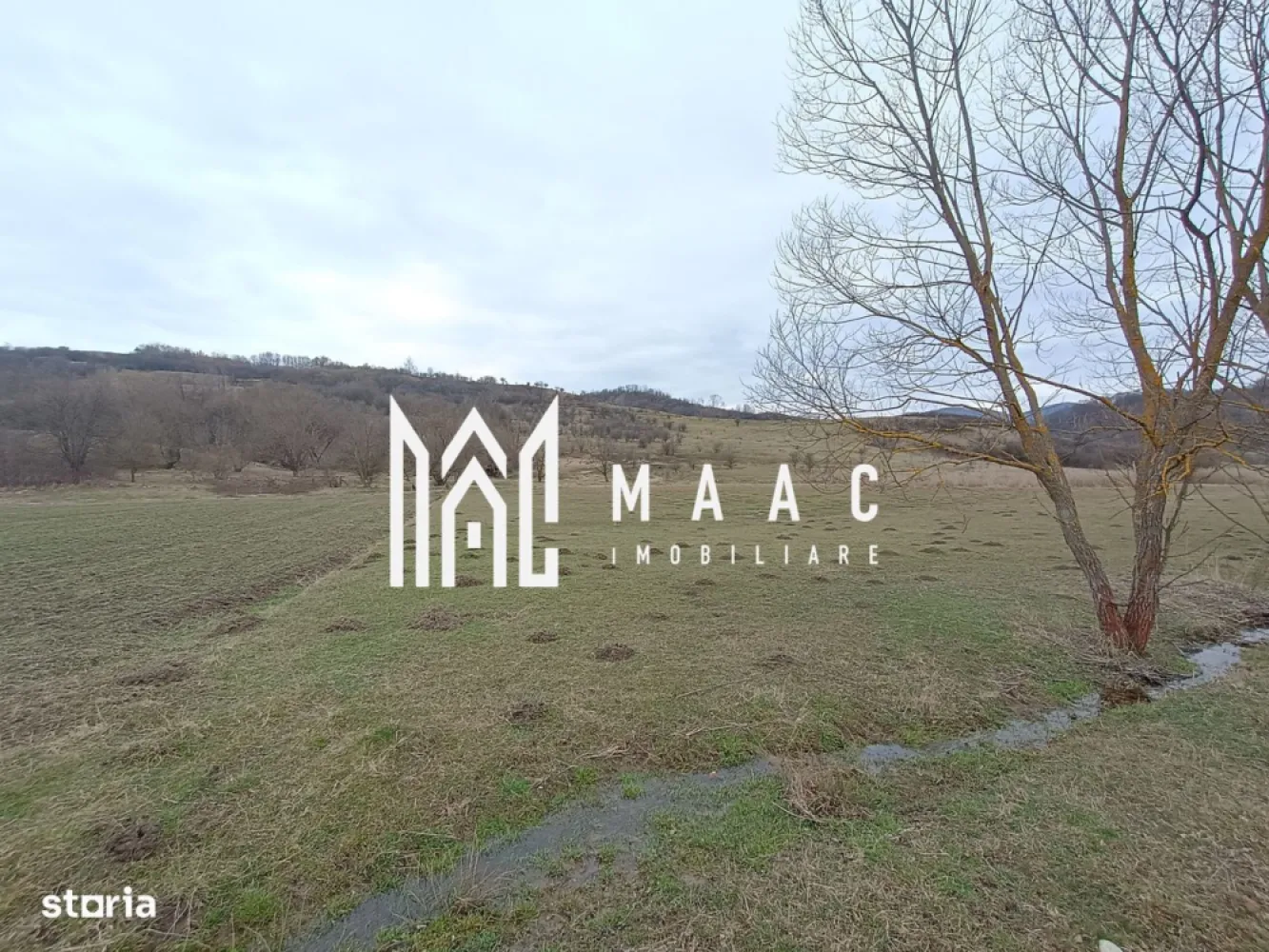 Teren intravilan Ocnele Mari | 2500mp | - MAAC Imobiliare, vă propune spre vanzare un teren intravilan plat, cu potențial excelent de dezvoltare, situat într-o zonă liniștită, cu peisaj deschis către dealuri și acces facil către oraș, la doar 12 km de Râmnicu Vâlcea, pe drumul Ocnele Mari – Ocnița (DN67).
Localizare avantajoasă:

12 km de Râmnicu Vâlcea

4 km până la ștrand Ocnița

Acces direct din DN67

Zonă aerisită, liniștită, ideală pentru rezidențial

Caracteristici teren:

Suprafață: 2.500 mp

Teren complet plat – ideal pentru construcție, 

Deschidere 25 ml

Lungime 100 ml

Posibilitate realizare drum nou pe lateral (100 m) – perfect pentru parcelare sau dezvoltare integrată

Propunere dezvoltare urbanistică:
Terenul este potrivit pentru introducere în PUG în vederea dezvoltării unui cartier rezidențial mixt, cu:

Lărgire și modernizare drumuri

Introducere utilități

Regim de înălțime P+2

Locuințe individuale, duplexuri sau mici imobile colective

Datorită suprafeței generoase, deschiderii bune și faptului că este teren plat, proprietatea permite o parcelare eficientă și optimizarea costurilor de construcție.

🌄 Beneficii cheie:

Priveliște frumoasă către dealuri

Zonă retrasă, dar cu acces rapid la oraș

Teren plat – avantaj major pentru dezvoltatori

Potențial investițional ridicat

Pentru detalii suplimentare și vizionări, echipa MAAC Imobiliare vă stă la dispoziție.

O oportunitate excelentă pentru dezvoltare rezidențială într-o zonă în plină creștere!
CP2947017