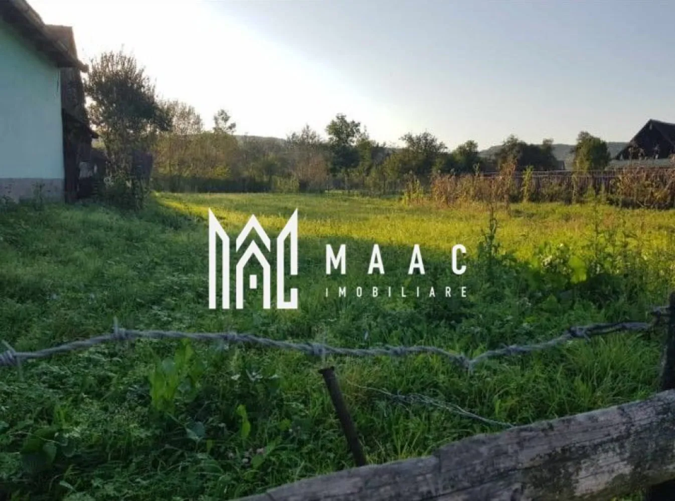 Teren de casa | Intravilan | 702MP | Vecerd - MAAC Imobiliare propune atentiei dumneavoastra un teren intravilan pretabil pentru constructii intr-o zona deosebita, cu potential, din Vecerd, comuna Bârghiș.

Este acces auto si drumul este asfaltat.

Terenul este drept, fara diferente de elevatie si este imprejmuit.

Curentul electric este furnizat de reteaua publica. Gazul si canalizarea sunt in lucru.

Pentru mai multe detalii specificati: CP2837677