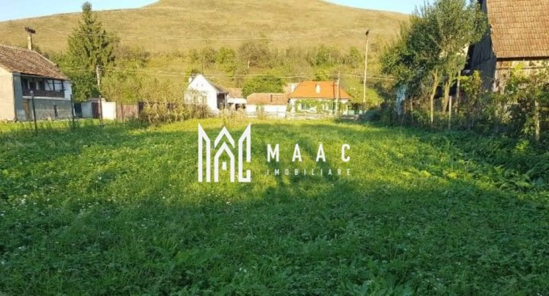 Teren de casa | Intravilan | 702MP | Vecerd - MAAC Imobiliare propune atentiei dumneavoastra un teren intravilan pretabil pentru constructii intr-o zona deosebita, cu potential, din Vecerd, comuna Bârghiș.

Este acces auto si drumul este asfaltat.

Terenul este drept, fara diferente de elevatie si este imprejmuit.

Curentul electric este furnizat de reteaua publica. Gazul si canalizarea sunt in lucru.

Pentru mai multe detalii specificati: CP2837677