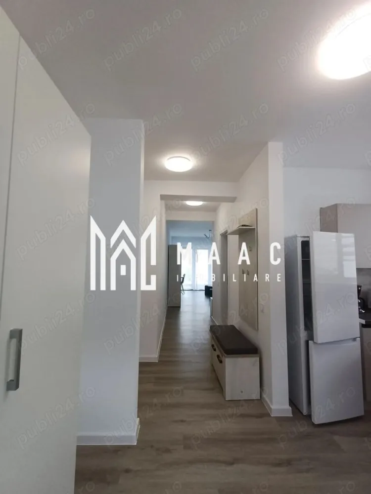 Garsioneră | Parter | 37MPU | Parcare I Da Vinci Homes - MAAC Imobiliare vă propune spre închiriere o garsonieră nouă, situată la parterul unei vile cu 3 niveluri, construcție 2025, în cartierul Da Vinci Homes – Cristian, în proximitatea zonei industriale vest a Sibiului, o locație potrivită pentru cei care își doresc acces rapid către oraș și un cadru rezidențial modern.

Locuința este compartimentată eficient și beneficiază de bucătărie separată, balcon orientat spre sud cu vedere spre munți și loc de parcare inclus. Garsoniera este complet nouă și dotată cu încălzire în pardoseală și jaluzele electrice, oferind un nivel ridicat de confort.

Compusă din: cameră de zi- dormitor cu acces către balcon, bucătărie separată, baie, hol de acces

Condiții de închiriere:
-Perioadă minimă de 1 an
-Fumatul este interzis în apartament
-Se percepe garanție în cuantumul unei chirii lunare
-Acceptăm animale de companie în anumite condiții

Pentru mai multe detalii și programarea unei vizionări, vă rugăm să menționați ID CP2951553.