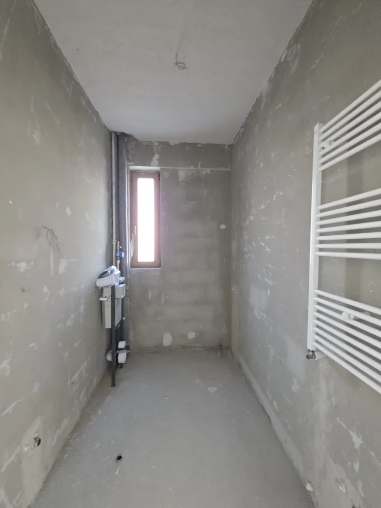 APARTAMENT 3 CAMERE -INTABULAT-80MP UTILI- 100.000 EURO
