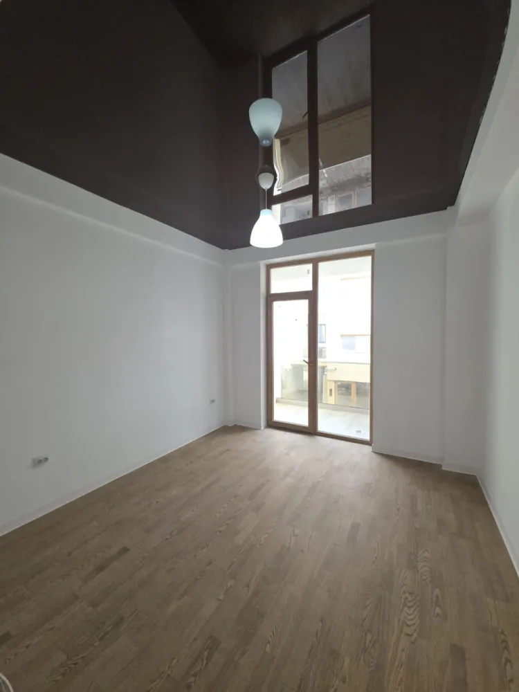 Apartament 2 camere luminos si spatios – 60,8 mp utili, FINISAT - Intabulat disponibil imediat, imobil locuit !Apartament 2 camere luminos si spatios – 60,8 mp utili, balcon GenerosSituat intr-o zona de interes ridicat, Octavian Goga nr 5, langa bvd Vasile Milea. mall shopping city, kaufland, centre comerciale si chiar 2km de centrul orasului Sibiu !✅ Preț excelent: 90.000 € (doar 1.480 €/m2)✅️ COMISION 0%✅ 60.8 mp utili&nbsp;✅ Intabulat – actele pregătite pentru vânzare✅ Finisaje Premium✅️ 1 loc de parcare INCLUS in pret✅️ Incalzire in pardoseala pentru confort sporit si economie✅ Mutare imediată✅ Cartier locuit, acces rapid la bulevard, mall shopping city, Kaufland, lidl,școli și grădinițe.