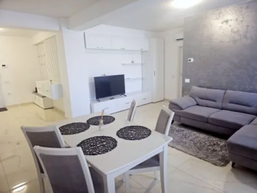 Inchiriere 2 camere Complex Roka, Micro 17 – parcare – 560 euro/luna