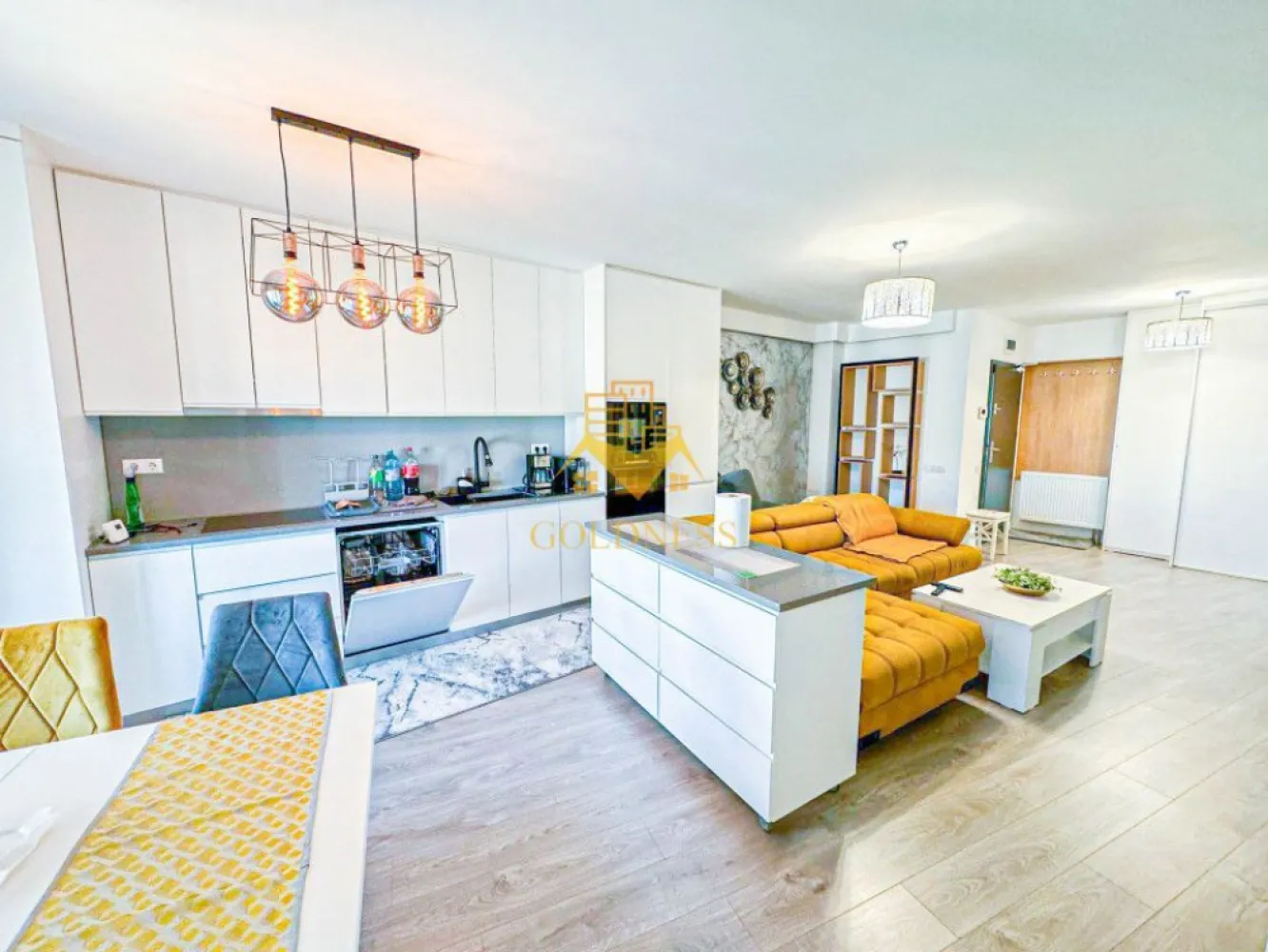 3 camere, modern, semicentral, Scala Center, zona Bosch, NTT Data - GOLDNESS Imobiliare vă propune spre închiriere un apartament cu 3 camere complet mobilat și utilat, la etajul 6 într-un imobil de 7 etaje, în zona Semicentrala. Apartamentul este compartimentat astfel: - dormitor cu pat matrimonial, noptiere - dormitor cu canapea extensibila, dressing - living cu bucatarie open-space complet utilată, canapea extensibla, loc de servit masa, dressing - baie cu cabina de dus, calorifer port prosop inox și dulap pentru depozitare. - terasa de 9 mp Imobilul este dotat cu toate cele necesare- centrală proprie, mașină de spălat haine, masina de spalat vase, frigider, plită electrică, hotă, TV, etc. Se află în apropierea stațiilor de transport în comun, magazine, restaurante, spații verzi, farmacii, etc. Apartamentul dispune de loc de parcare subterana ! Dacă sunteți interesați de acest apartament și doriți să îl vizionați, dar și pentru alte oferte sau detalii nu ezitați să ne contactați telefonic sau prin e-mail - goldnessimobiliare@gmail.com. Vă stăm la dispoziție! Pentru intermediere se percepe un comision de 50% din prețul chiriei!
