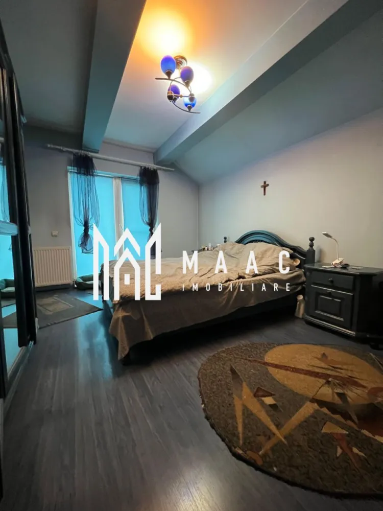 Vila | Cartier Traian - MAAC Imobiliare vă propune spre vânzare o vilă elegantă D+P+1, situată în unul dintre cele mai apreciate cartiere ale orașului Râmnicu Vâlcea – Cartier Traian, o zonă liniștită, cu acces facil către toate punctele de interes.

Proprietatea dispune de o suprafață utilă de 240 mp, excelent compartimentată, amplasată pe un teren de 555 mp, împrejmuit cu gard zidit și fier forjat, oferind siguranță și intimitate.

Caracteristici principale ale proprietății:

Structură D+P+1

* Demisol ideal pentru depozitare, spații tehnice sau amenajarea unei crame
* 3 dormitoare, dintre care unul cu baie matrimonială și dressing
* Living spațios cu loc de servit masa
* 3 băi
* Bucătărie închisă
* Cameră tehnică
* Terasa perfectă pentru relaxare
* Garaj
* Zonă de barbeque în curte

Dotări și beneficii:

* Vila se vinde complet mobilată și utilată, conform fotografiilor de prezentare
* Finisaje moderne și de calitate superioară
* Spații generoase și luminoase, ideale pentru o familie

Curtea de 555 mp oferă multiple posibilități de amenajare, fie că îți dorești un colț verde, un loc de joacă sau un spațiu de relaxare în aer liber.

O proprietate premium, într-o zonă selectă, gata să devină acasă pentru cei care caută confort, intimitate și eleganță.

Pentru detalii suplimentare sau programarea unei vizionări, MAAC Imobiliare vă stă cu drag la dispoziție!

CP : CP2835950 - SP
