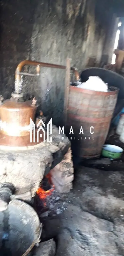 Casa I 60000 mp pamant I Cugir I Alba - MAAC Imobiliare va ofera spre vanzare Casă cu 6 hectare teren de vânzare – Județ Alba, zona Cugir
Suprafață teren:
60.000 mp (6 hectare) la preț de apartament
Descriere casă:
4 camere
Hol mare
Bucătărie
Baie
Curte interioară pavată
Pivniță
Anexe:
Grajd animale
Șaivan
Cotețe pentru porci și găini
Magazii pentru depozitare
Afumătoare și cuptor de pâine din cărămidă
Utilități și dotări:
Curent electric trifazic
Bazin mare de acumulare apă
Apă potabilă de la fântâna proprie
Încălzire cu teracote pe lemne
Apă caldă prin boiler electric
Localizare:
Zona de munte, județ Alba, lângă orașul Cugir
Pentru mai multe detalii precizati telefonic ca ati vazut anuntul cu ID CP2954674
