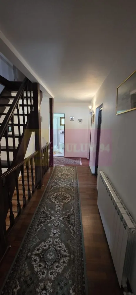 Vila duplex de vanzare cu 4 camere in Azuga