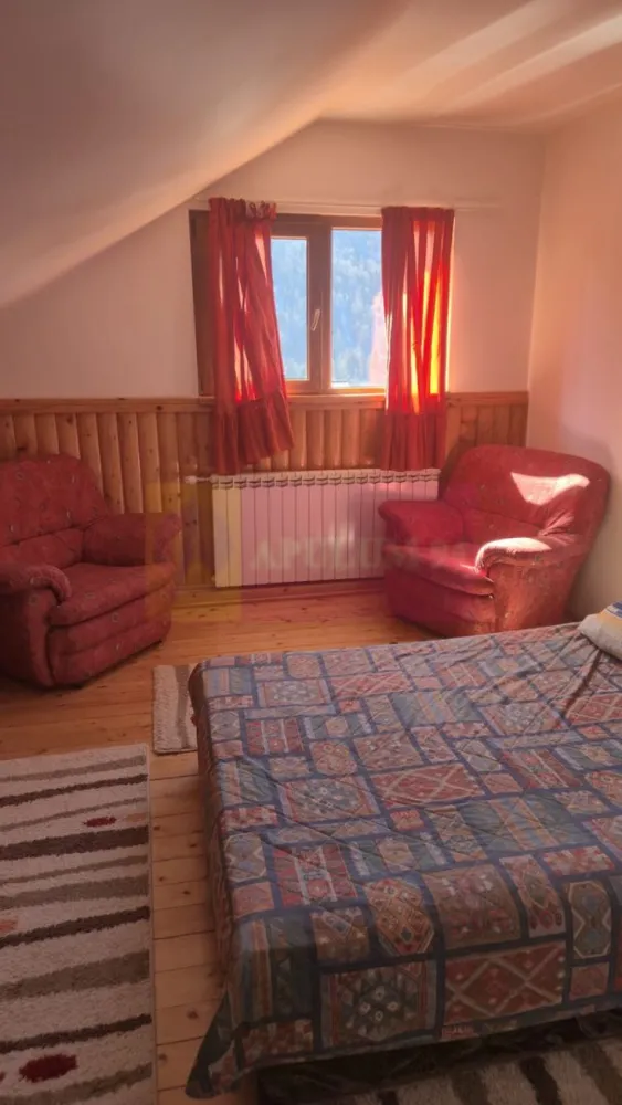 Vila duplex de vanzare cu 4 camere in Azuga